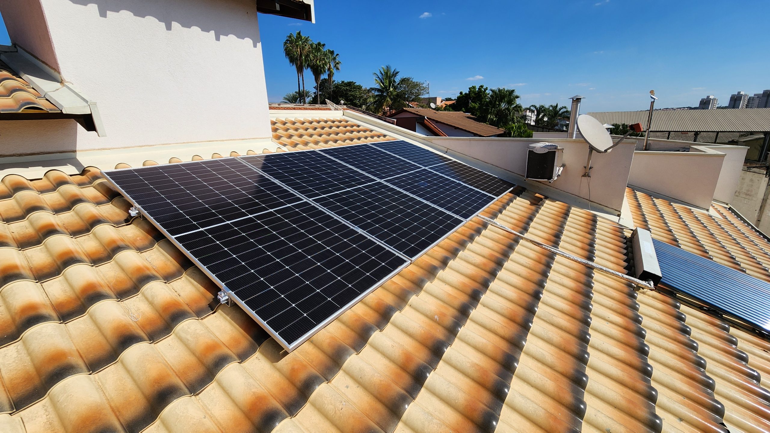 Leia mais sobre o artigo Sistema Residencial (Ampliação) 2,28 kWp